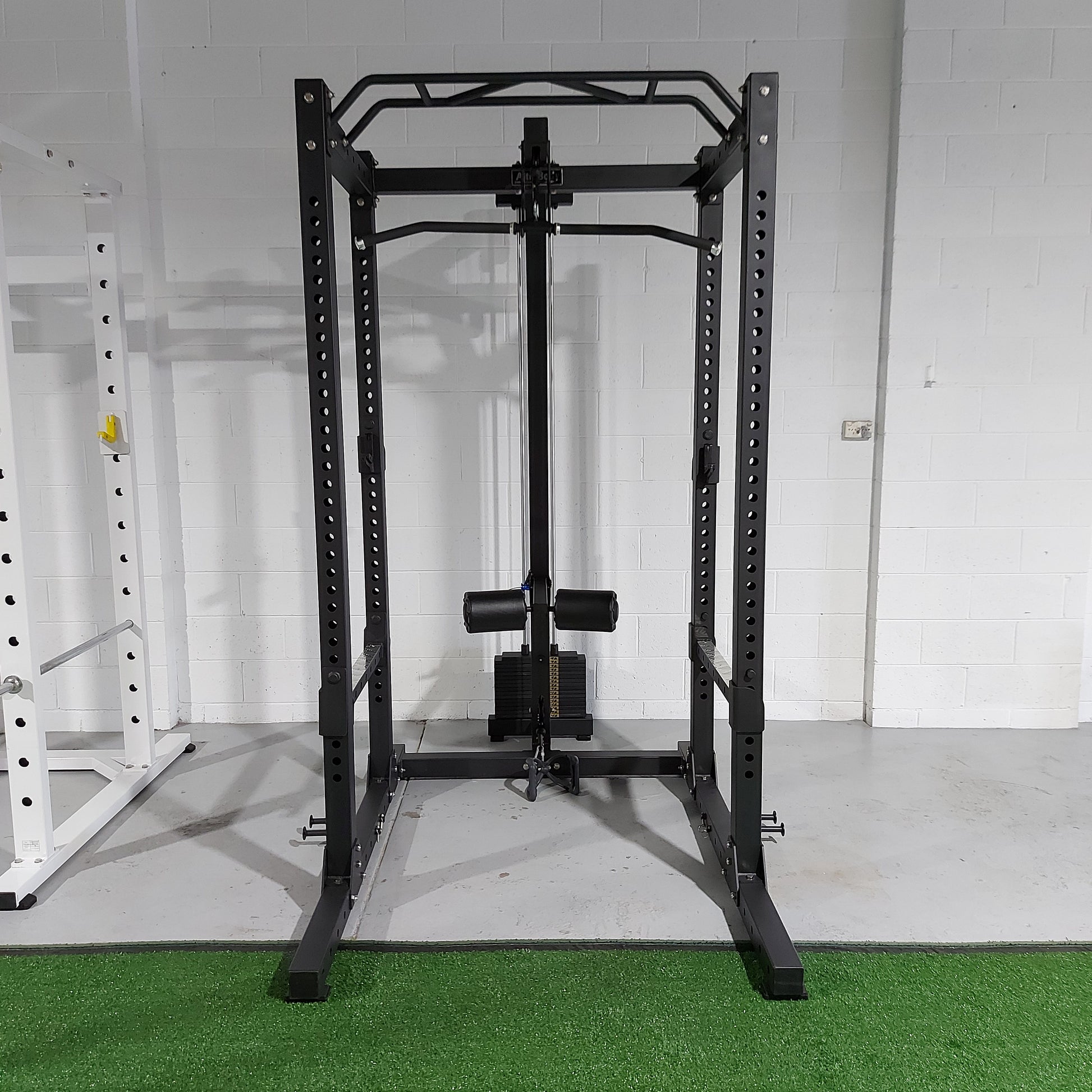 AltraBody-R2000-Power-Rack-with-Lat-Pulldown/Row-Attachment-+-80kg-Weight-Stack-8