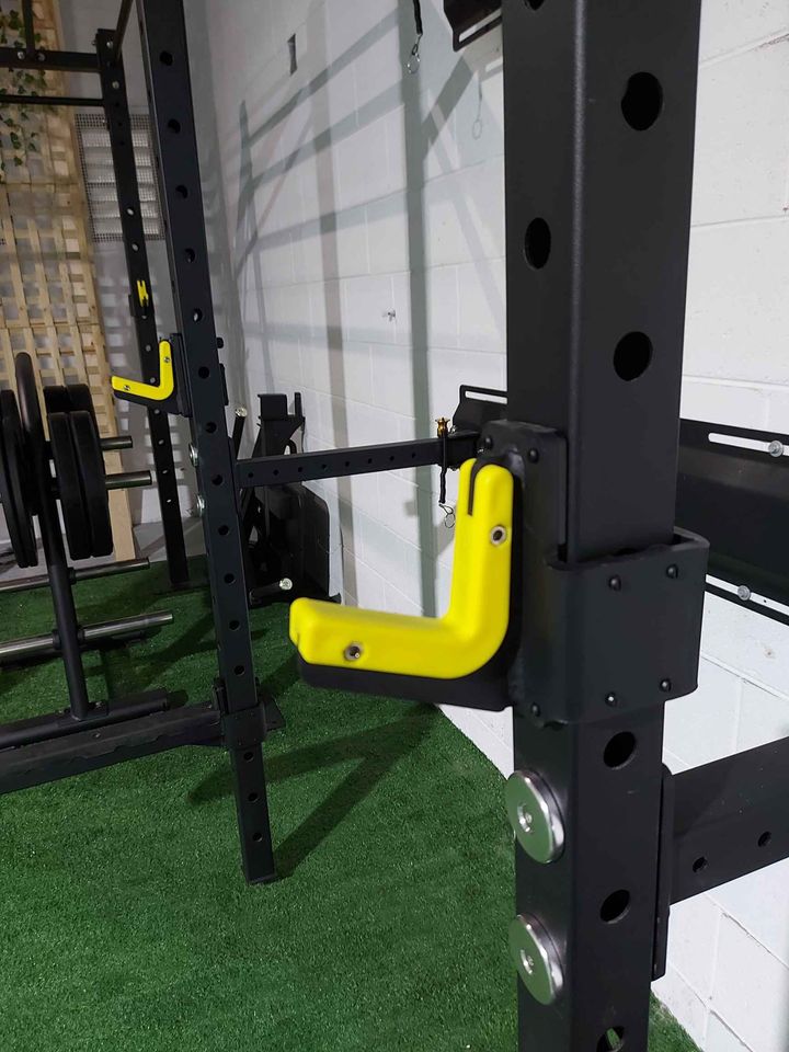 AltraBody-Foldable-Wall-Mounted-Rack-with-Spotter-Arms-6